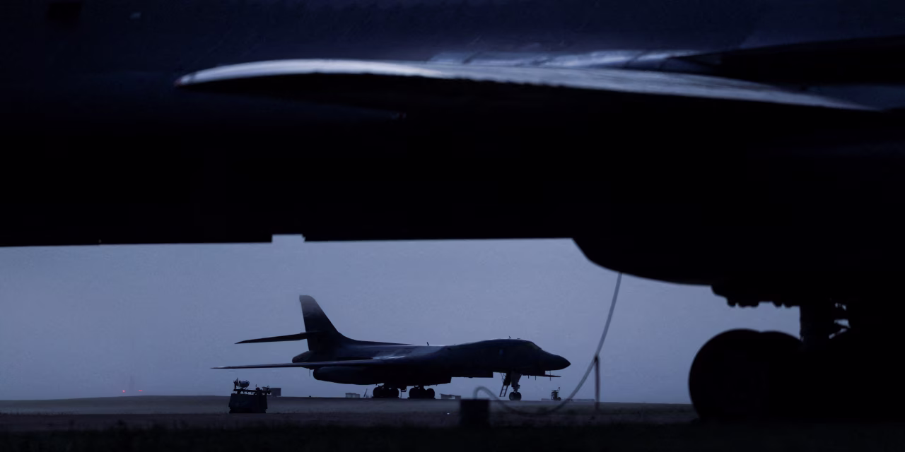 Policía británica investiga posible vínculo con Irán tras detenciones en RAF Fairford