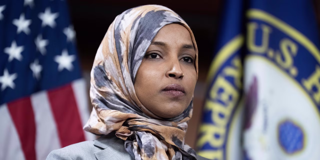 Ilhan Omar exige la devolución de bienes tras allanamiento federal